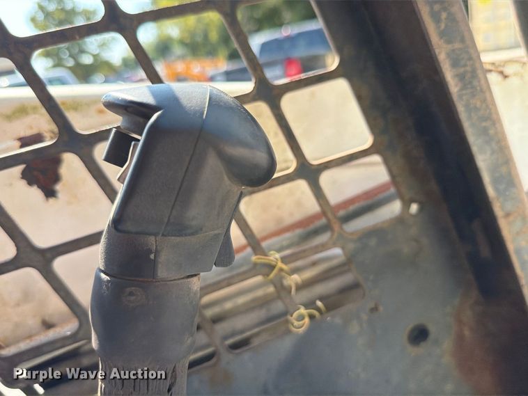 image for item FT6222 2007 Bobcat S150 skid steer loader