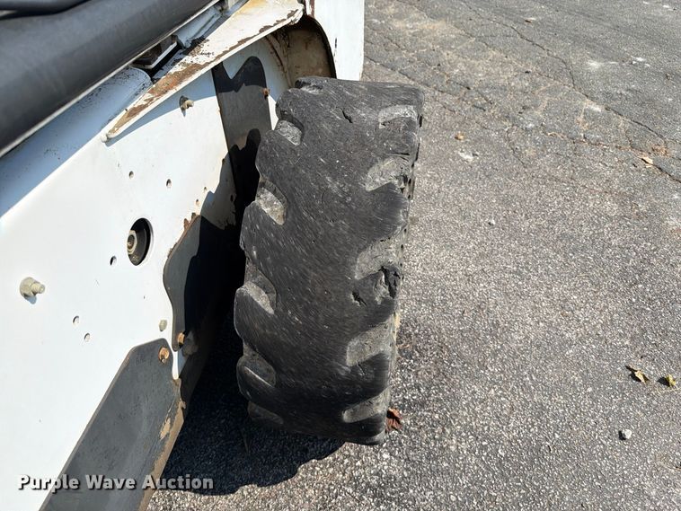 image for item FT6222 2007 Bobcat S150 skid steer loader