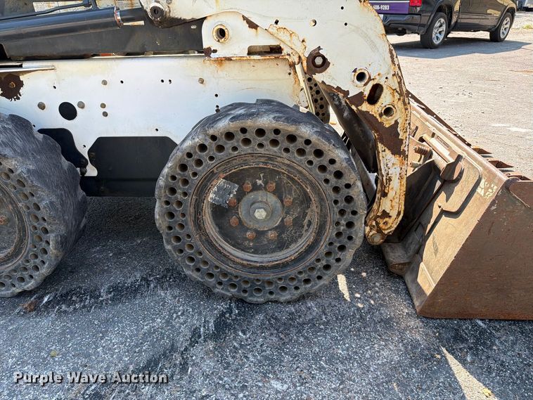 image for item FT6222 2007 Bobcat S150 skid steer loader