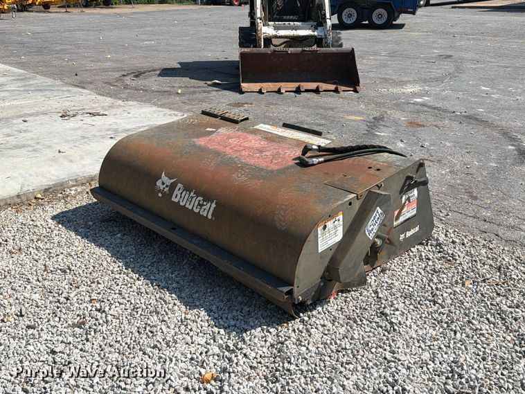 2019 Bobcat 72 skid steer sweeper