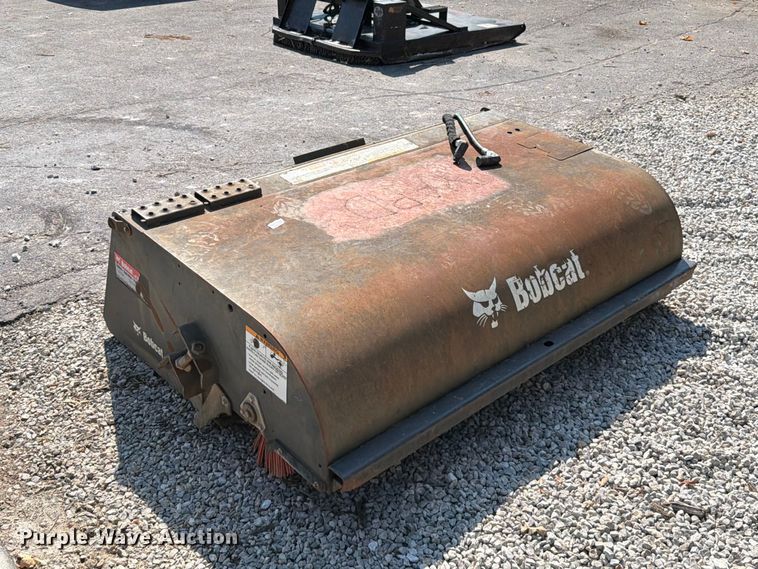 image for item FT6227 2019 Bobcat 72 skid steer sweeper