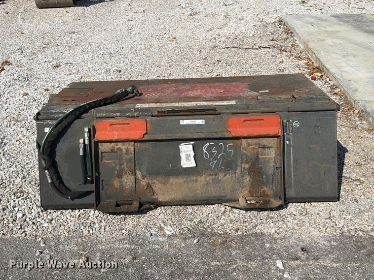 image for item FT6227 2019 Bobcat 72 skid steer sweeper