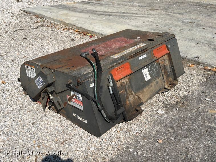image for item FT6227 2019 Bobcat 72 skid steer sweeper