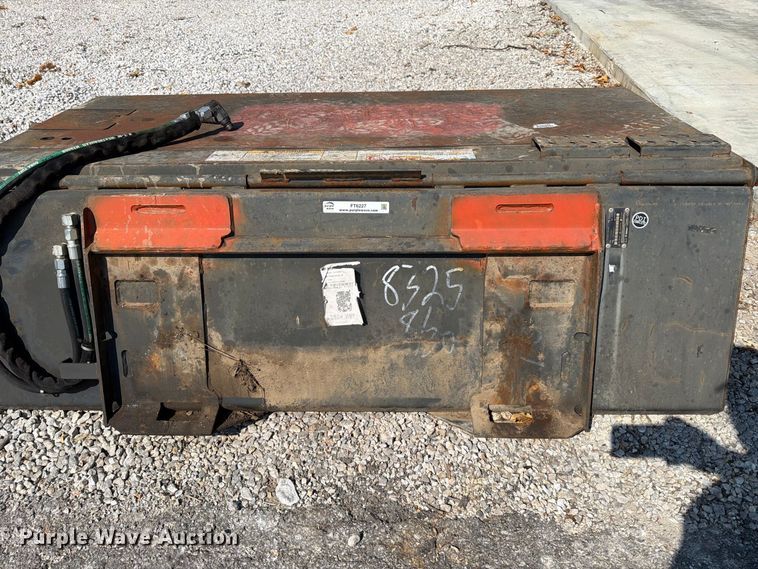 image for item FT6227 2019 Bobcat 72 skid steer sweeper