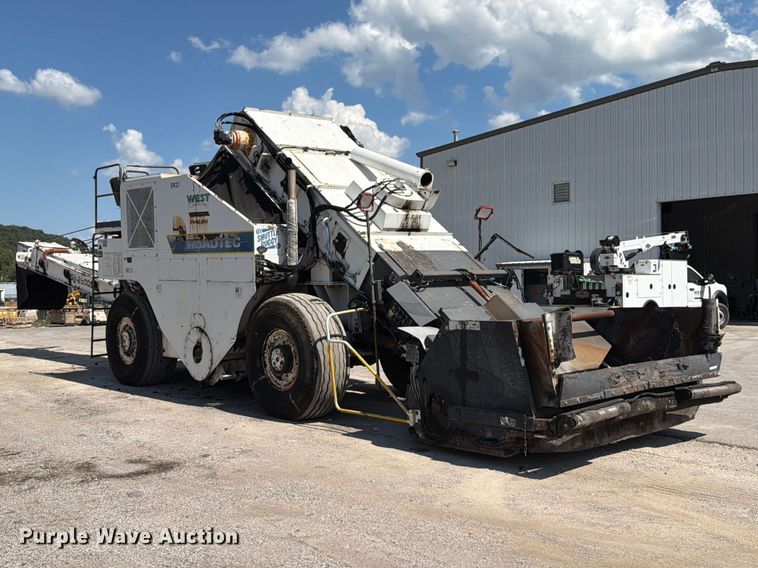 image for item FT6230 Roadtec SB-2500C material transfer vehicle