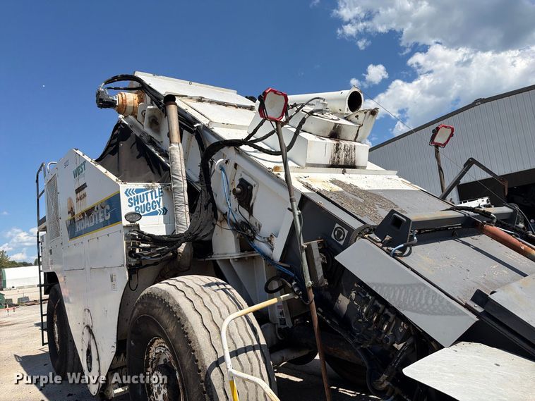 image for item FT6230 Roadtec SB-2500C material transfer vehicle