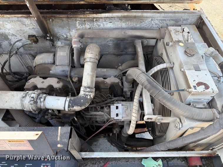 image for item FT6230 Roadtec SB-2500C material transfer vehicle