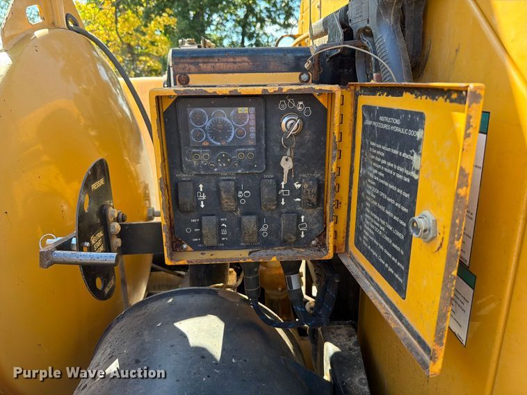 image for item FT6245 2016 Vermeer VX50-500 vacuum excavator