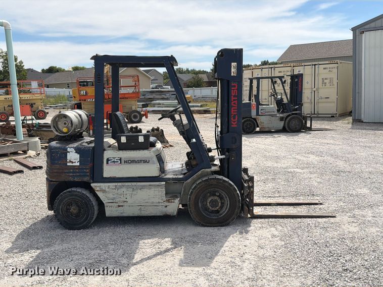 image for item FT6263 Komatsu FG25ST11 forklift