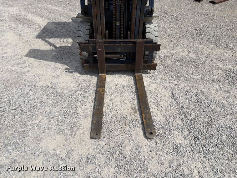 image for item FT6263 Komatsu FG25ST11 forklift