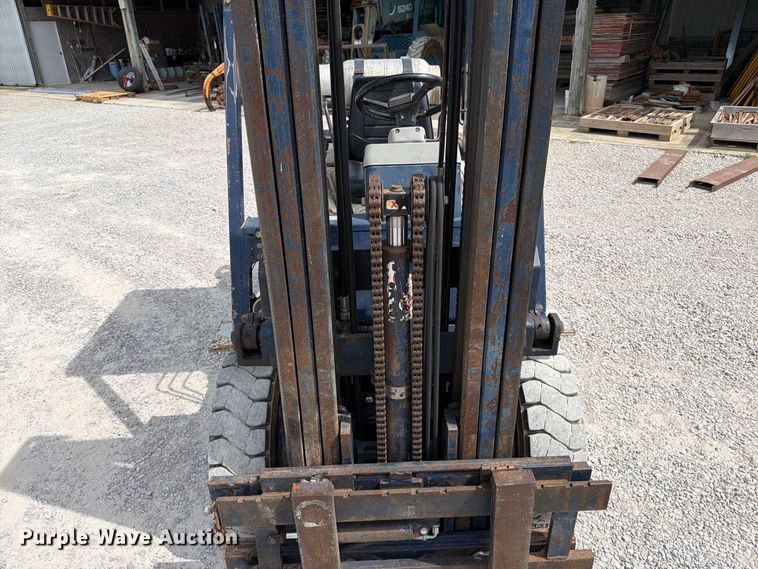 image for item FT6263 Komatsu FG25ST11 forklift