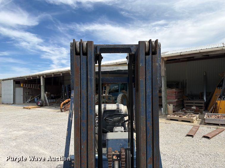 image for item FT6263 Komatsu FG25ST11 forklift