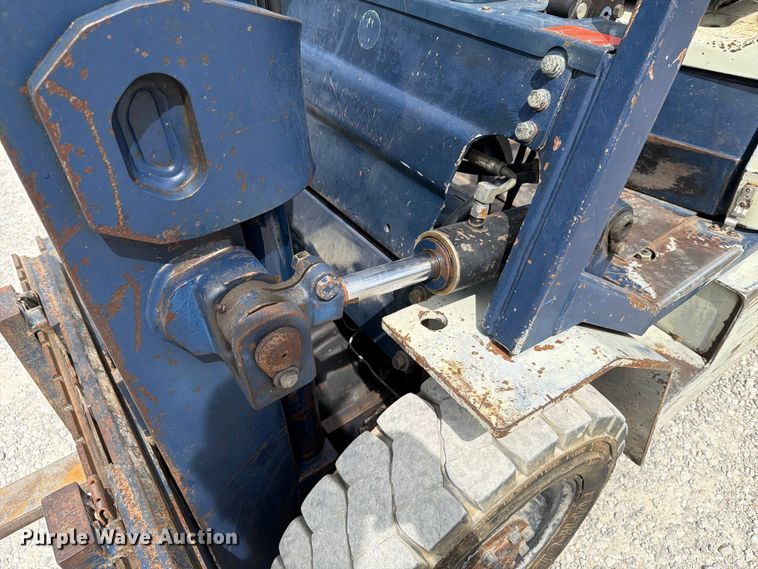 image for item FT6263 Komatsu FG25ST11 forklift