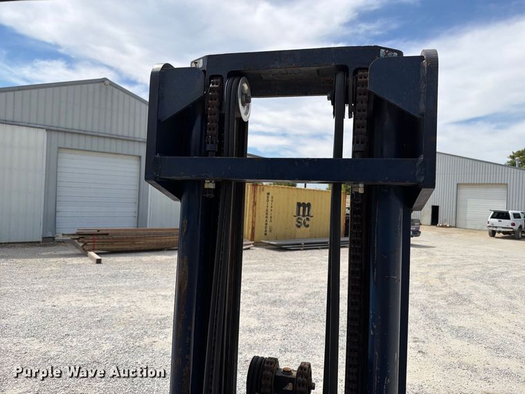 image for item FT6263 Komatsu FG25ST11 forklift