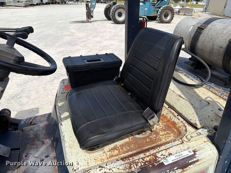 image for item FT6263 Komatsu FG25ST11 forklift