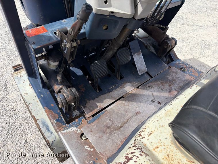 image for item FT6263 Komatsu FG25ST11 forklift