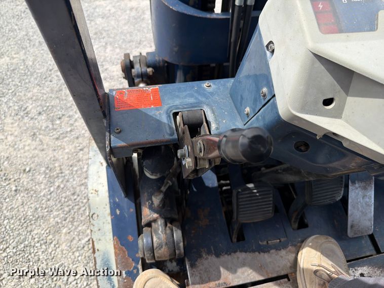 image for item FT6263 Komatsu FG25ST11 forklift