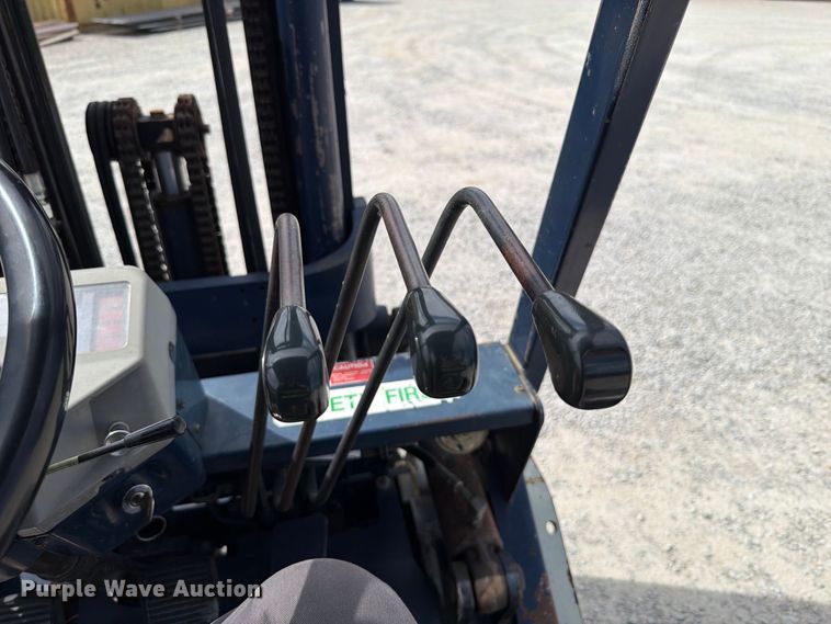 image for item FT6263 Komatsu FG25ST11 forklift