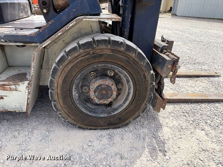 image for item FT6263 Komatsu FG25ST11 forklift