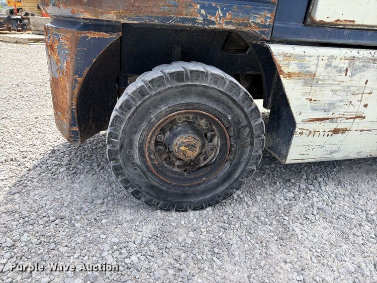 image for item FT6263 Komatsu FG25ST11 forklift