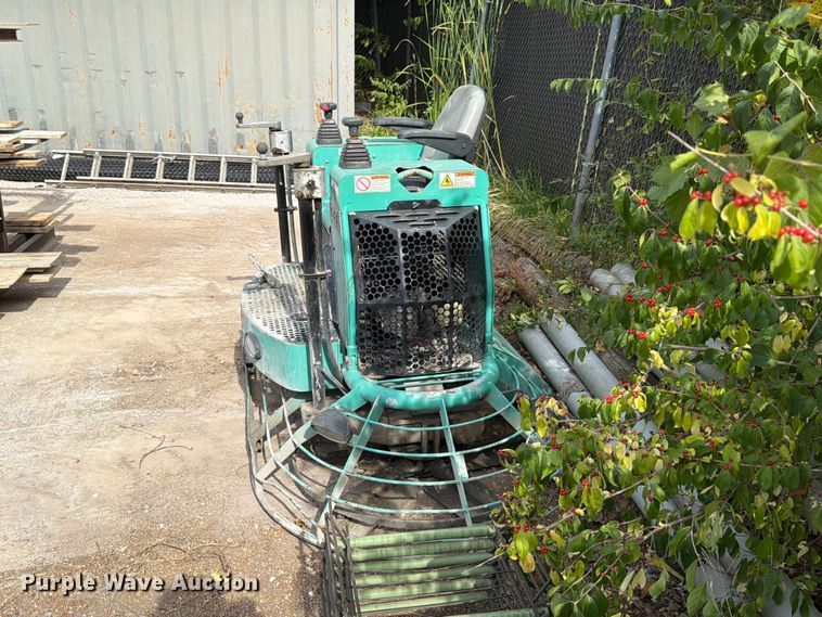 image for item FT6269 2012 Multiquip Whiteman HHXD5 power trowel