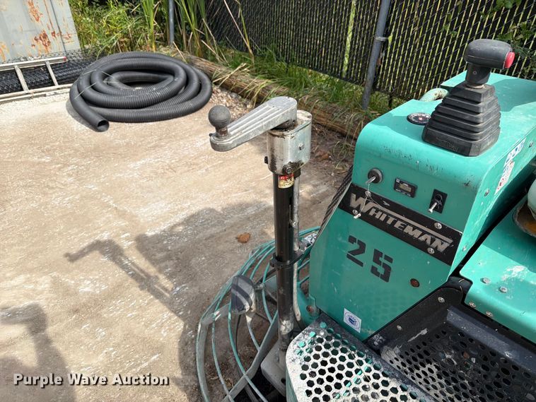 image for item FT6269 2012 Multiquip Whiteman HHXD5 power trowel