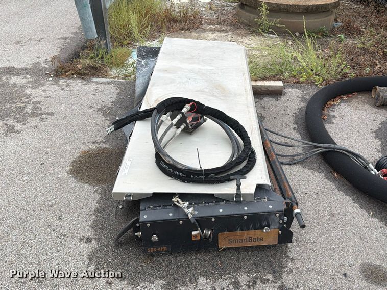 image for item FT6288 SmartGate SGS-4191 tailgate conveyor