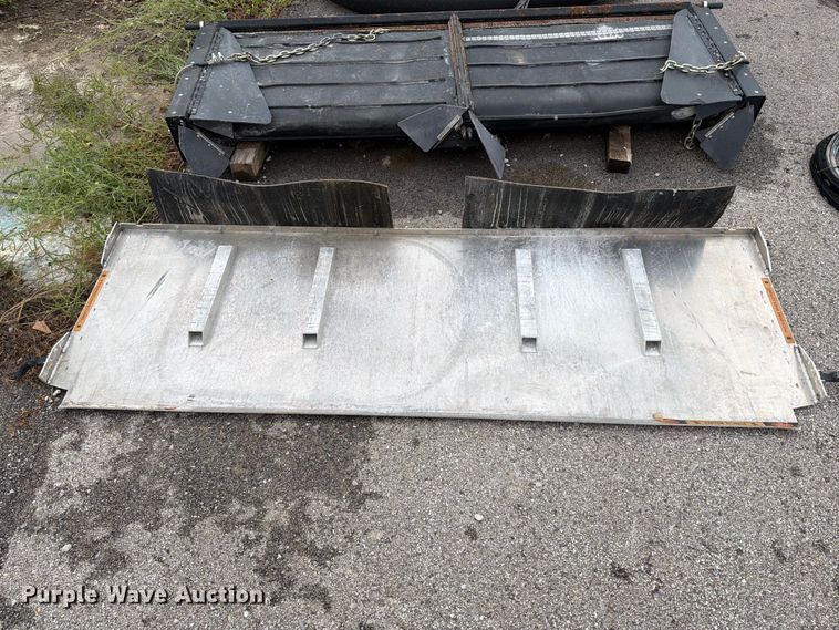 image for item FT6288 SmartGate SGS-4191 tailgate conveyor