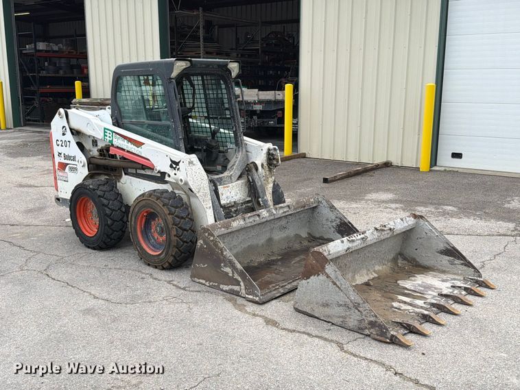 image for item FT6289 2017 Bobcat S550 skid steer loader