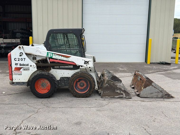 image for item FT6289 2017 Bobcat S550 skid steer loader
