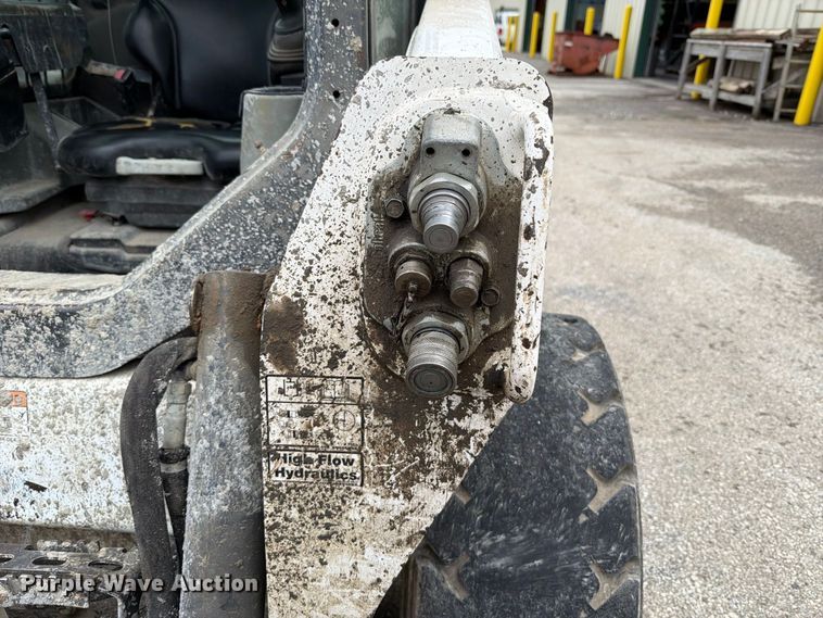 image for item FT6289 2017 Bobcat S550 skid steer loader