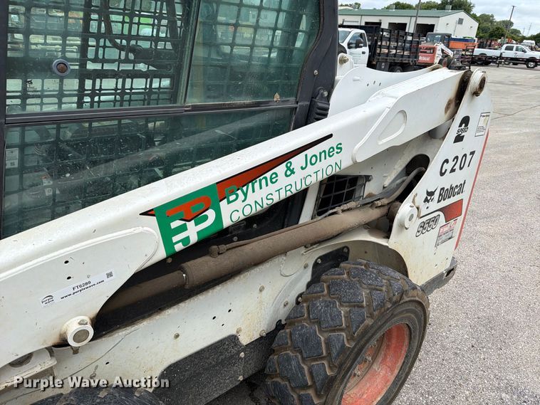 image for item FT6289 2017 Bobcat S550 skid steer loader