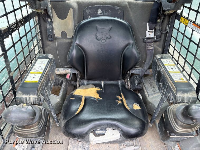 image for item FT6289 2017 Bobcat S550 skid steer loader