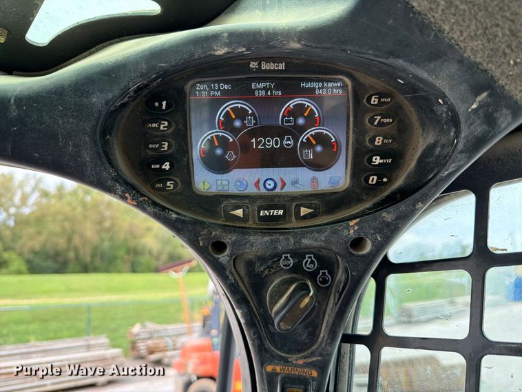 image for item FT6289 2017 Bobcat S550 skid steer loader