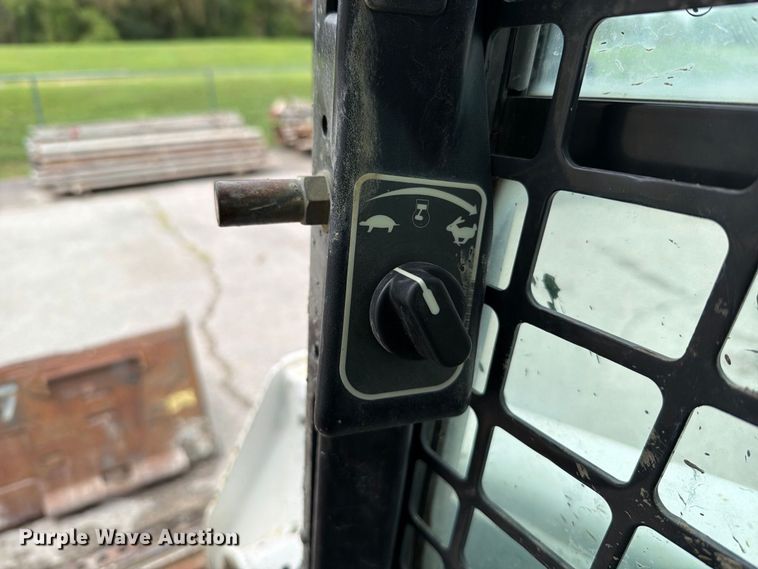image for item FT6289 2017 Bobcat S550 skid steer loader