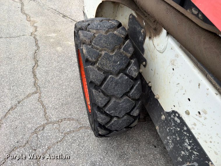 image for item FT6289 2017 Bobcat S550 skid steer loader