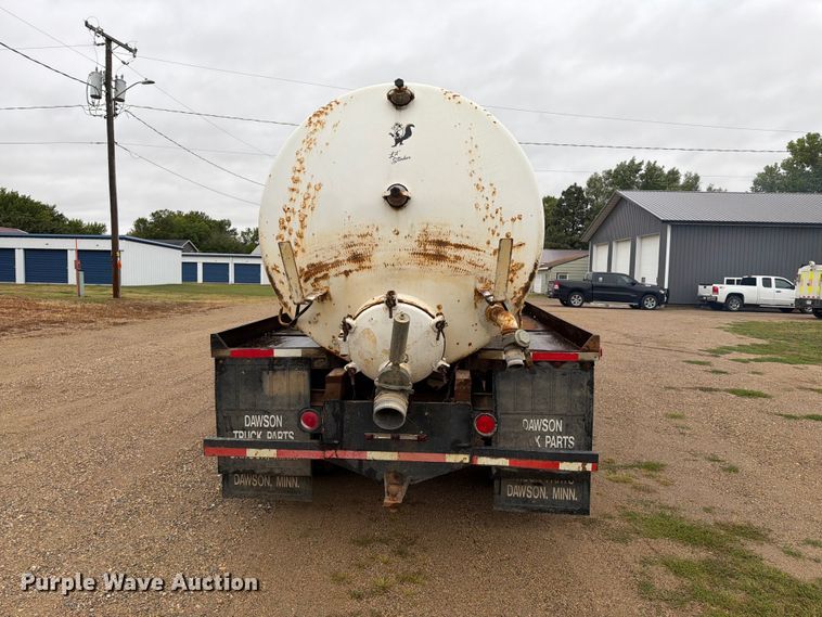 image for item FT6714 1989 International 2375 vacuum truck