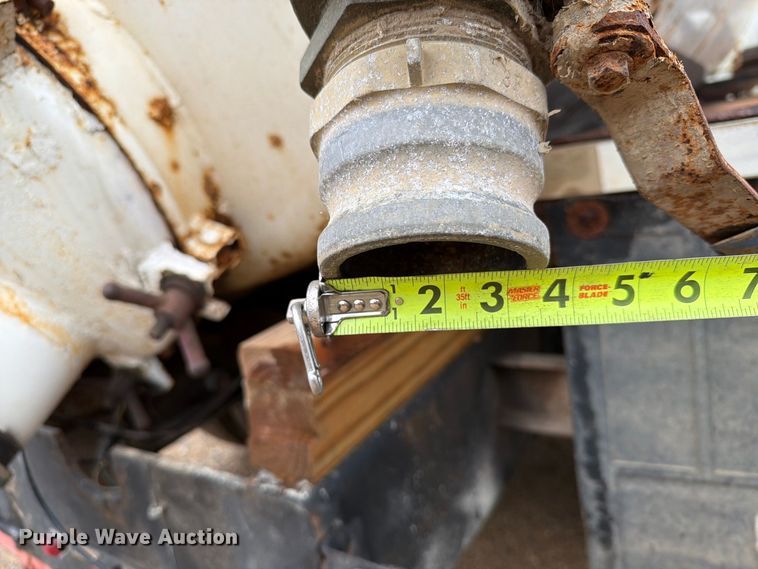 image for item FT6714 1989 International 2375 vacuum truck
