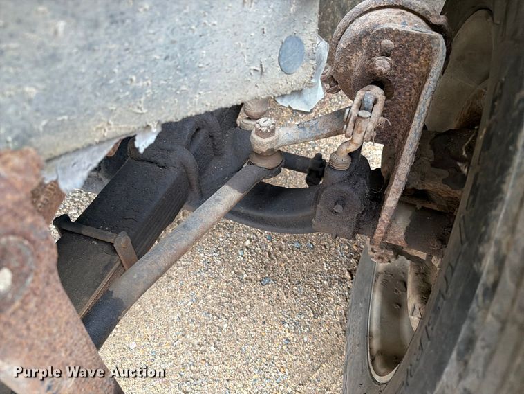 image for item FT6714 1989 International 2375 vacuum truck