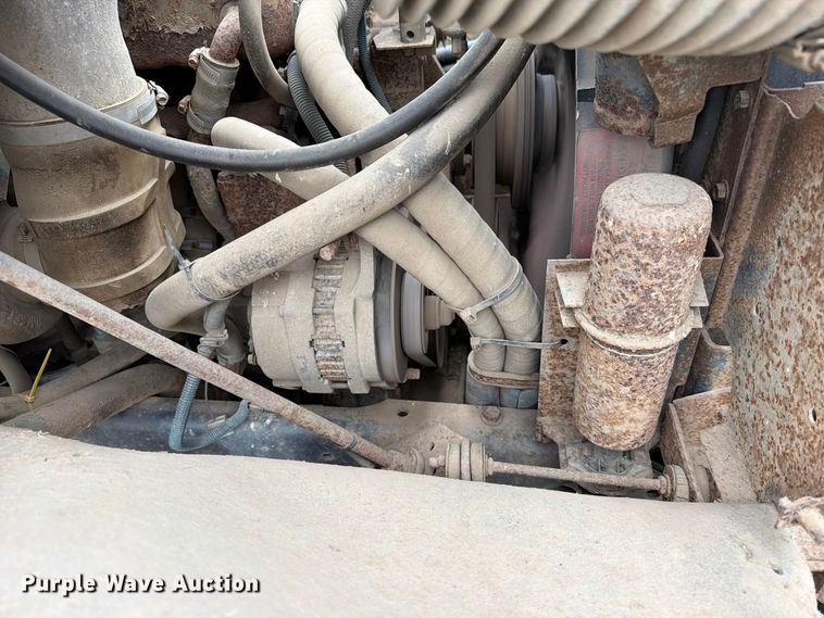image for item FT6714 1989 International 2375 vacuum truck