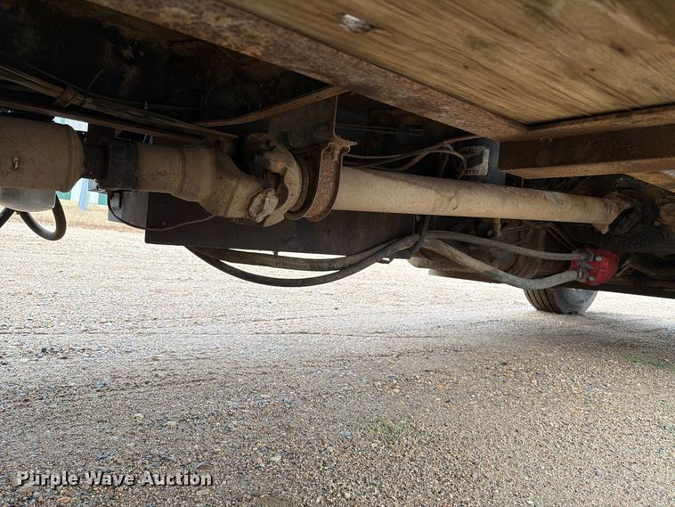 image for item FT6714 1989 International 2375 vacuum truck