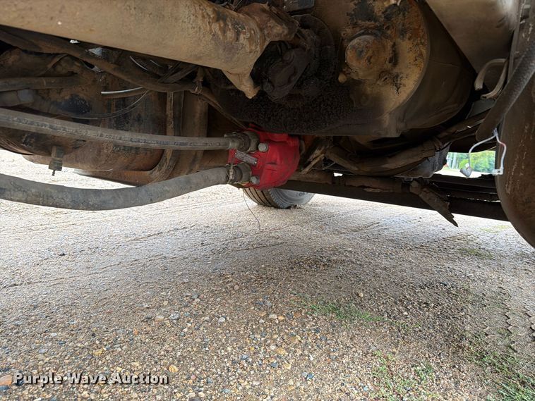 image for item FT6714 1989 International 2375 vacuum truck