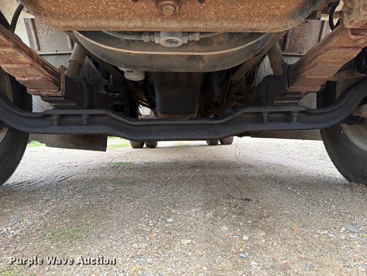image for item FT6714 1989 International 2375 vacuum truck
