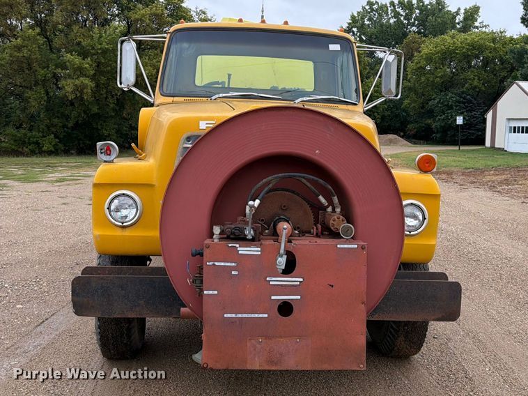 image for item FT6715 1973 Ford F810 sewer jetter truck
