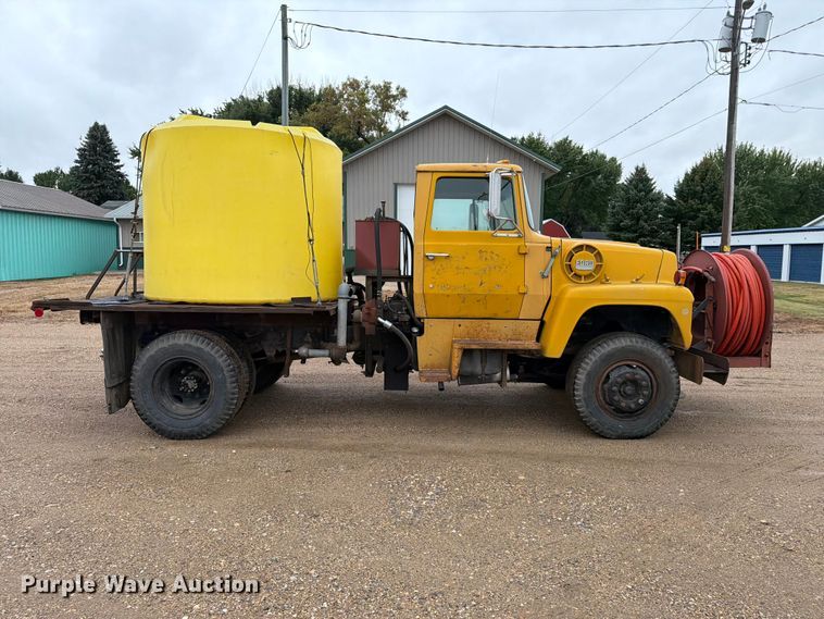image for item FT6715 1973 Ford F810 sewer jetter truck