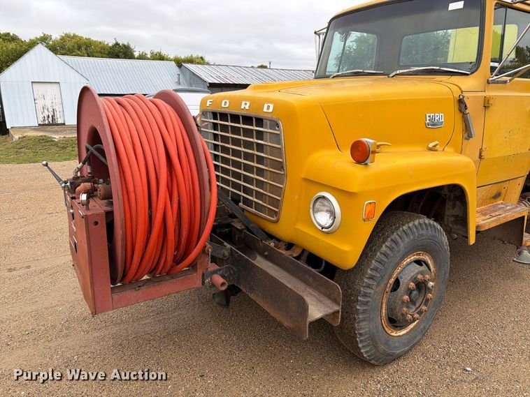 image for item FT6715 1973 Ford F810 sewer jetter truck