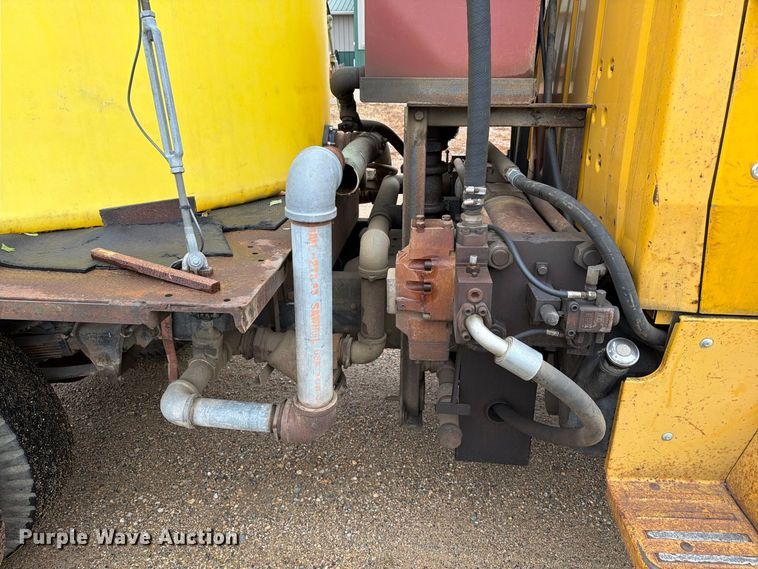 image for item FT6715 1973 Ford F810 sewer jetter truck