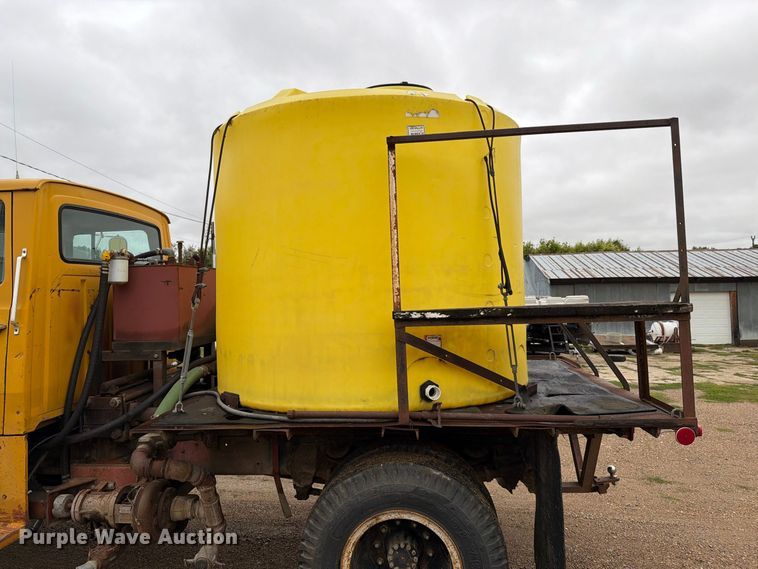 image for item FT6715 1973 Ford F810 sewer jetter truck