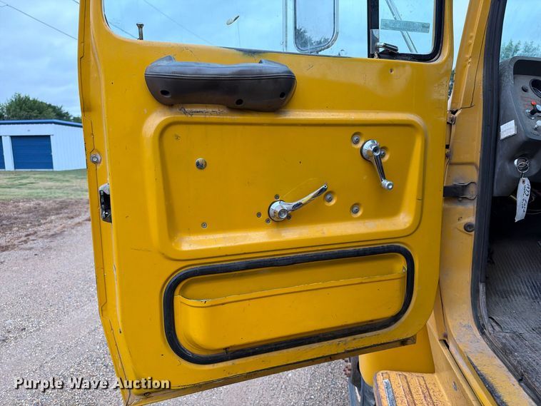 image for item FT6715 1973 Ford F810 sewer jetter truck
