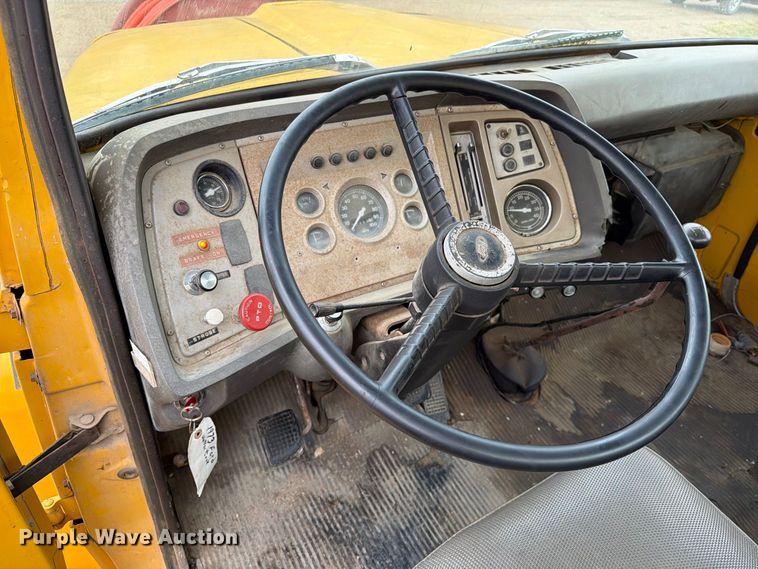 image for item FT6715 1973 Ford F810 sewer jetter truck